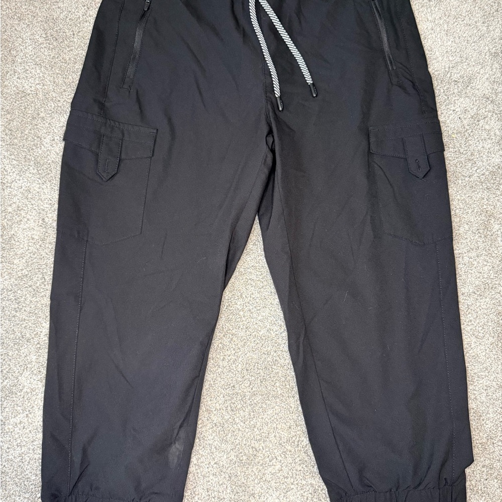 Kyodan Outdoor Black Cargo Capris with Drawstring Waist | Large